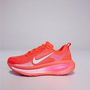 Nike Women’s Running Vomero 18